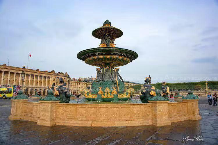 paris fountain