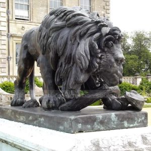lion and snake statue