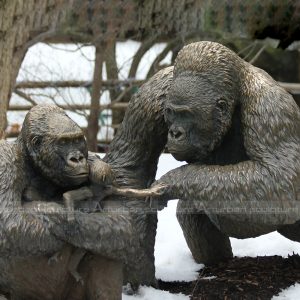 gorilla family statue