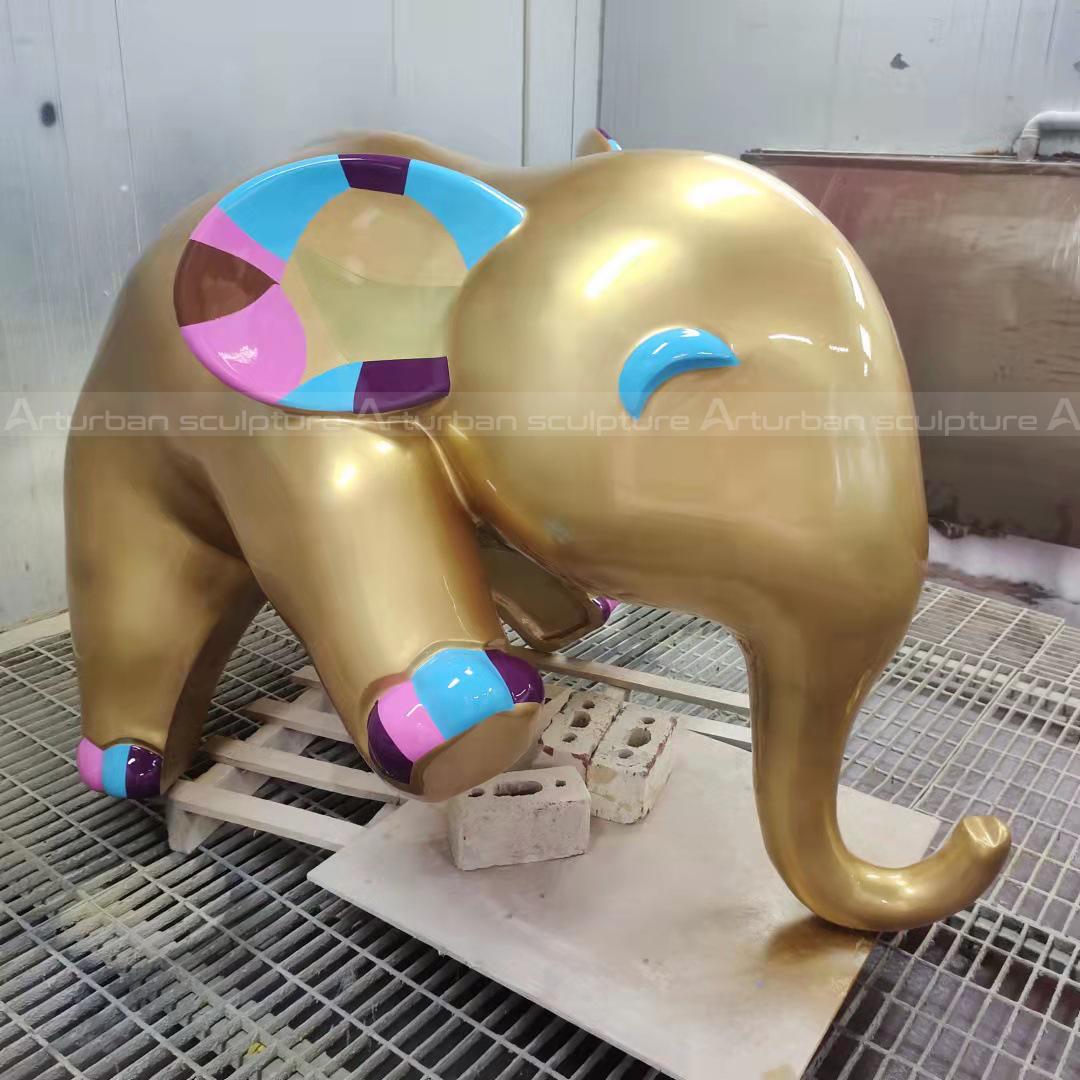 cute elephant small sculpture