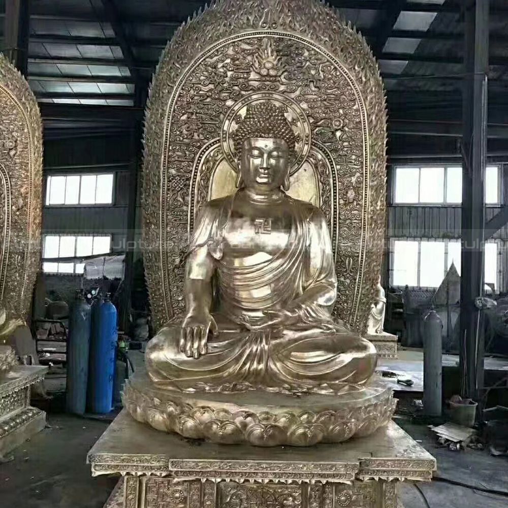 shakyamuni buddha statue