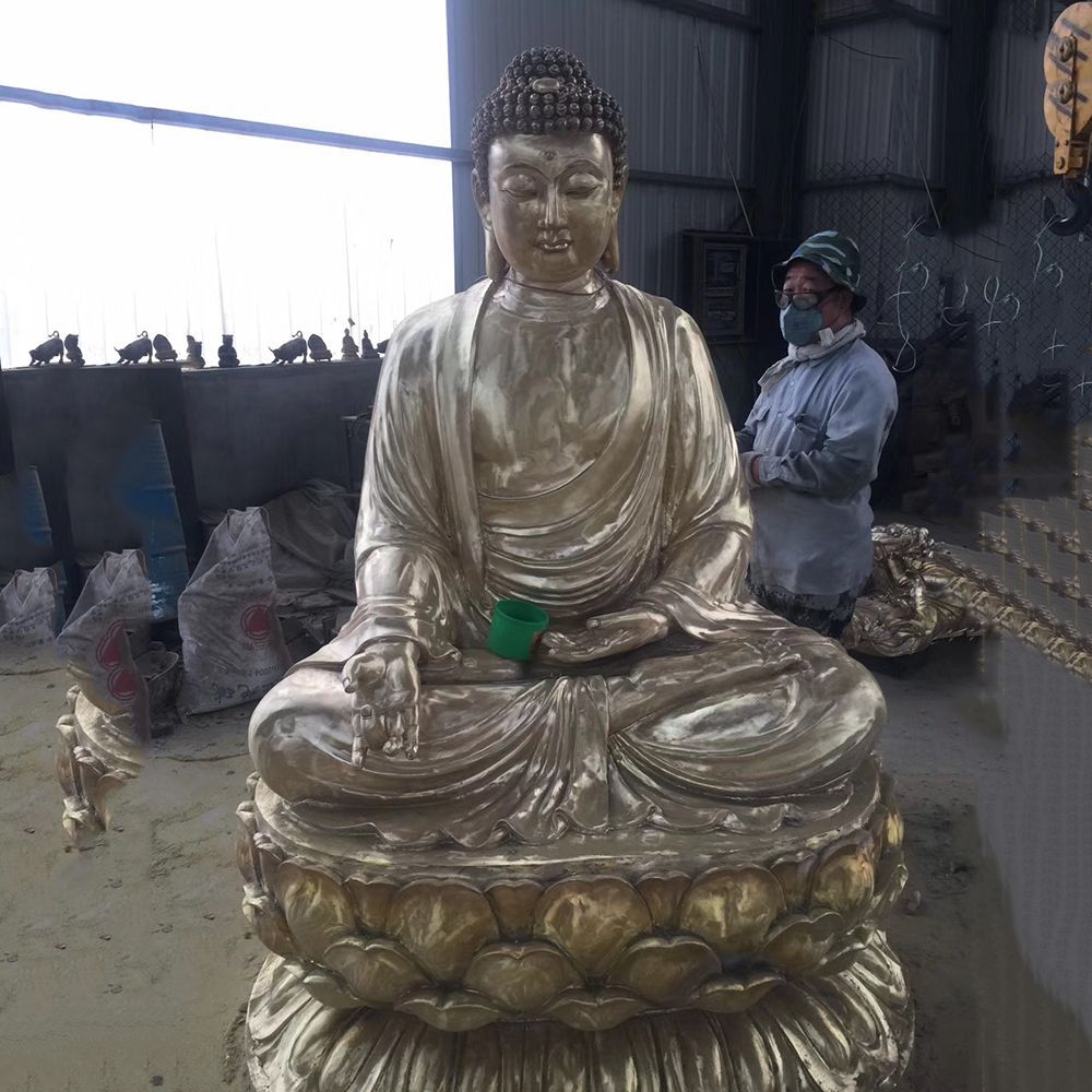 gautam buddha sitting statue