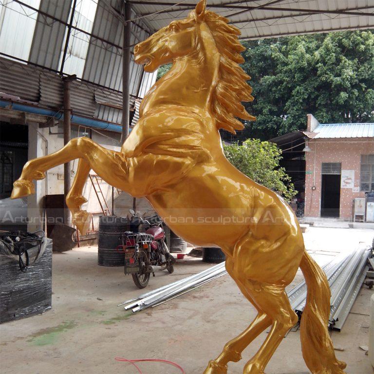 statue en fibre de verre représentant un cheval à vendre