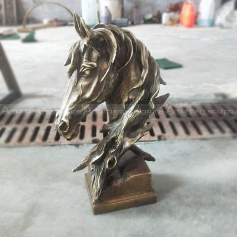 escultura de cabeça de cavalo à venda