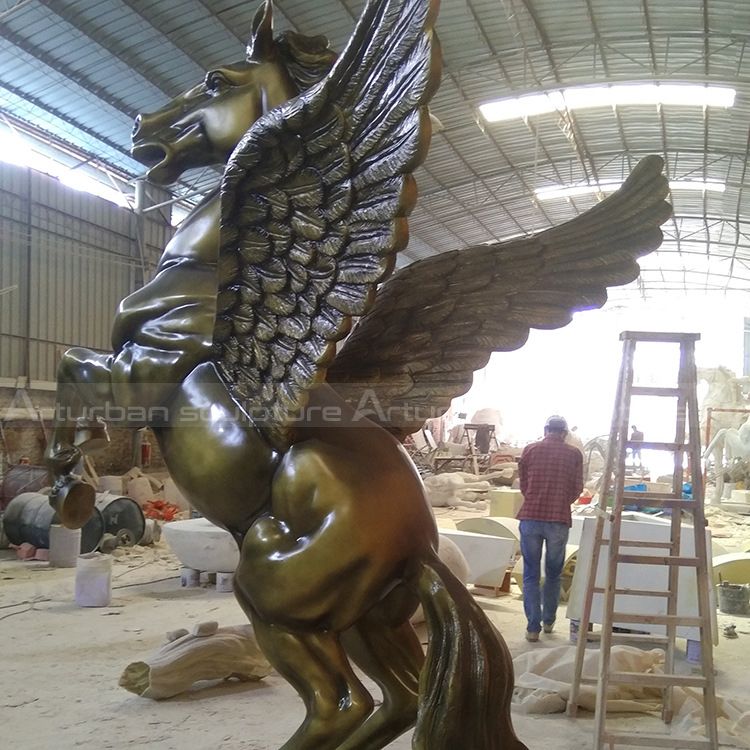winged horse statue