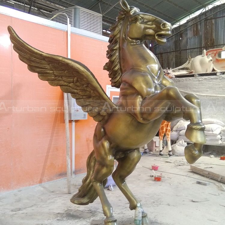 Pegasus juping horse statue