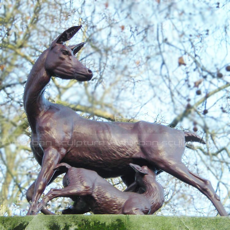 doe and fawn statue