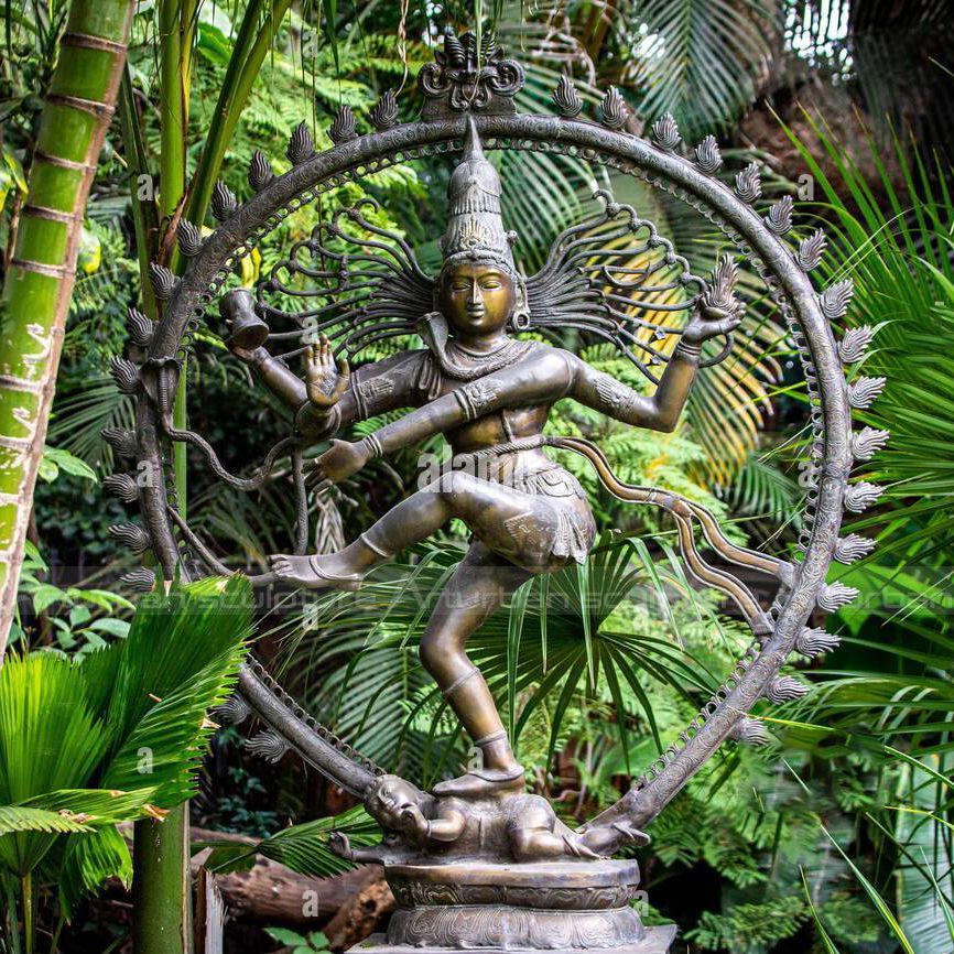dancing nataraja statue