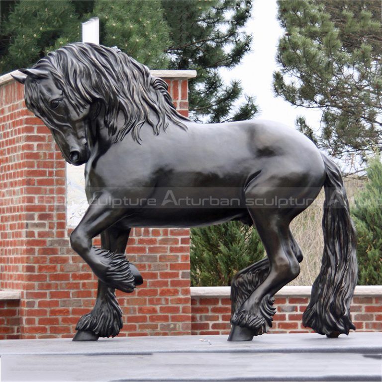 escultura de cavalo shire