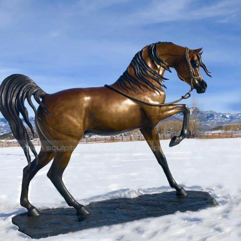 sculpture de cheval arabe en bronze
