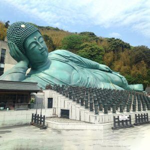 reclining buddha sculpture