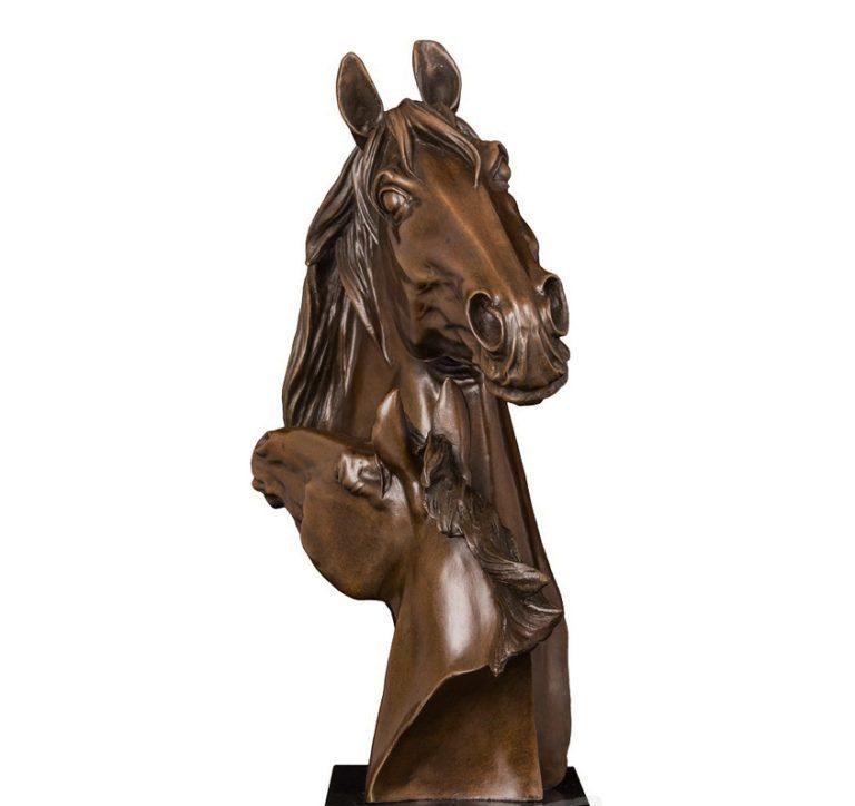 sculpture de tête de cheval en bronze