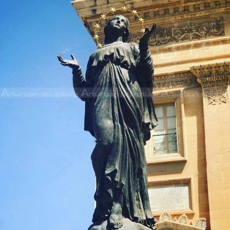 estatua de la Virgen María a la venta