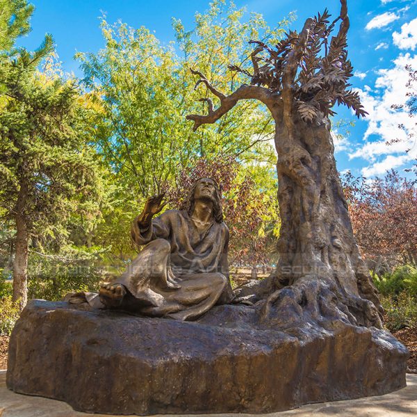 outdoor sacred heart of jesus statue