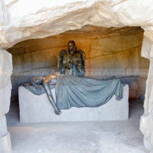 dead christ sculpture