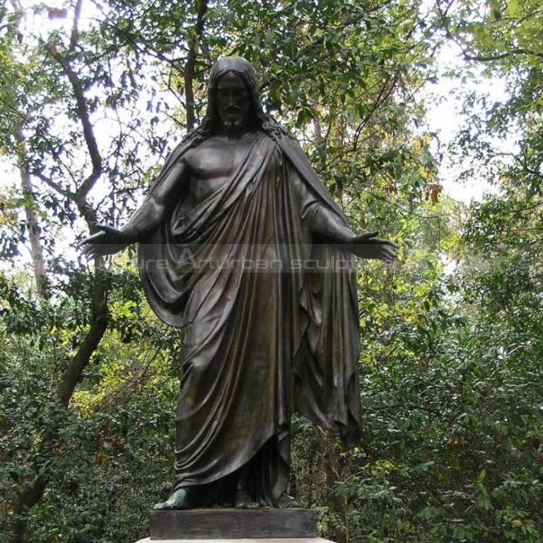 estatua de Jesús con los brazos abiertos