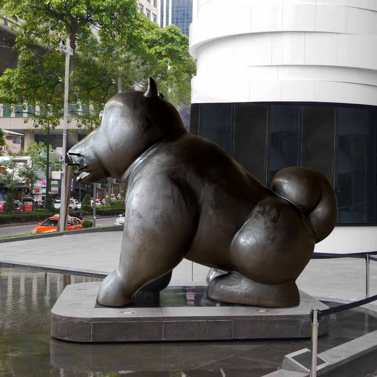 Botero art sculpture