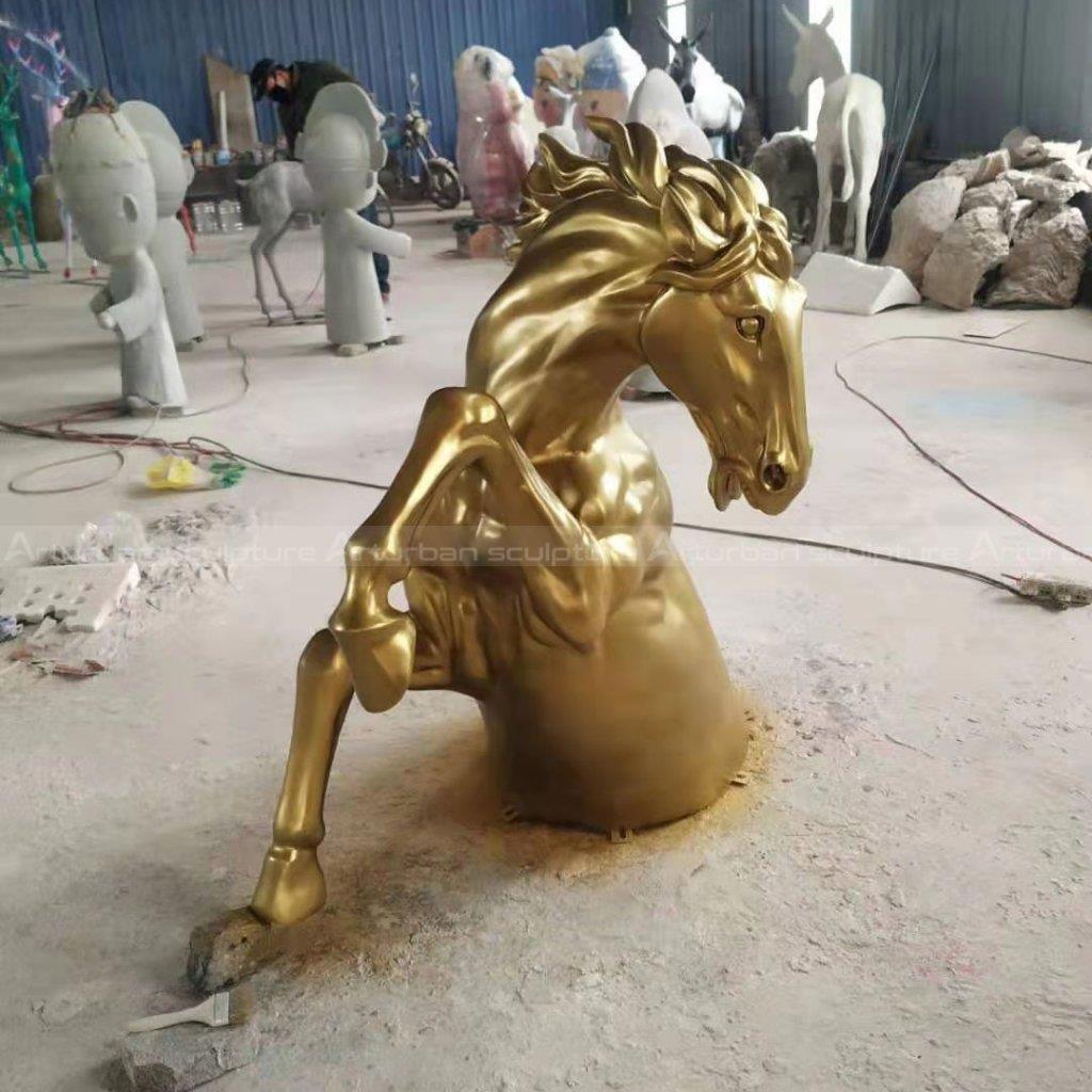 gold horse statue