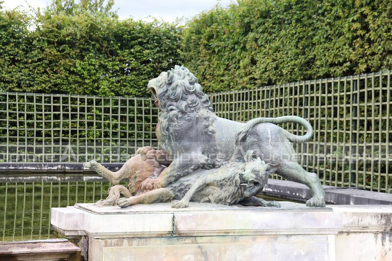 wild boar and lion fountain