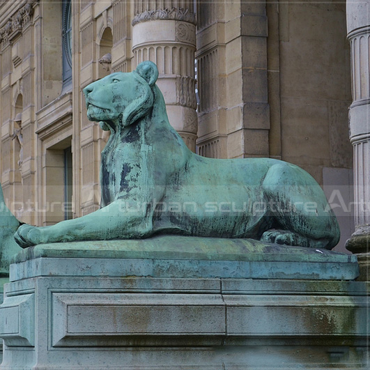 female lion statue