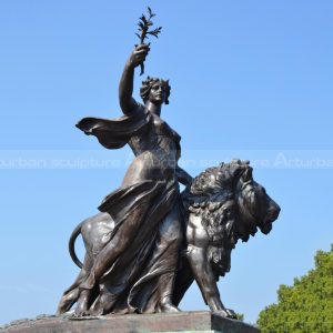 Buckingham Palace Lion Statue