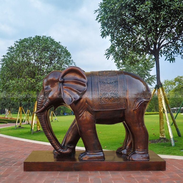 grande estátua de elefante à venda