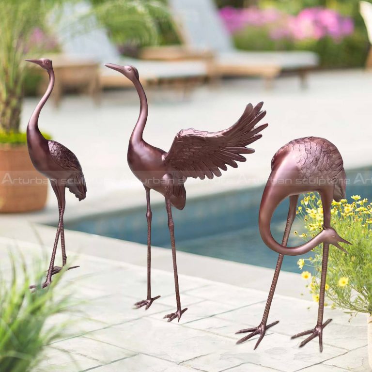 Bronzekranichskulptur