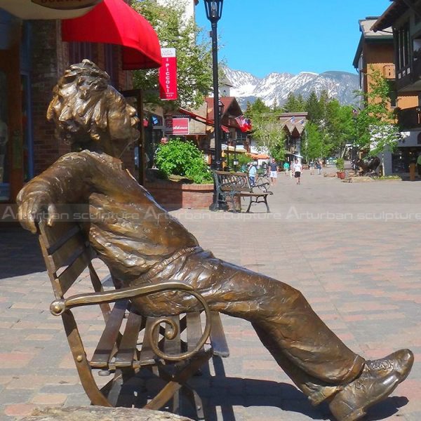 albert einstein bronze statue