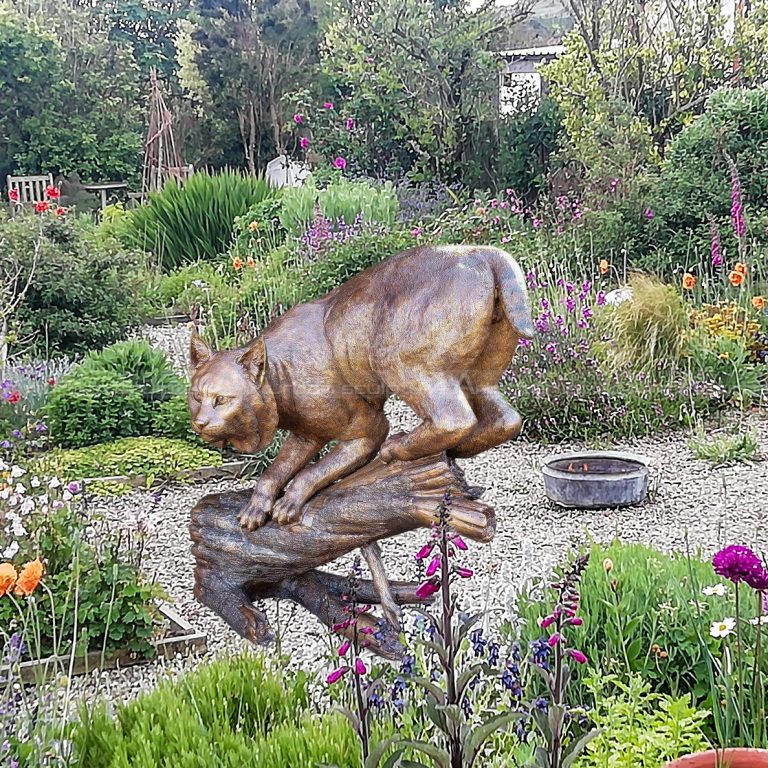 estátua de jardim de gato de bronze
