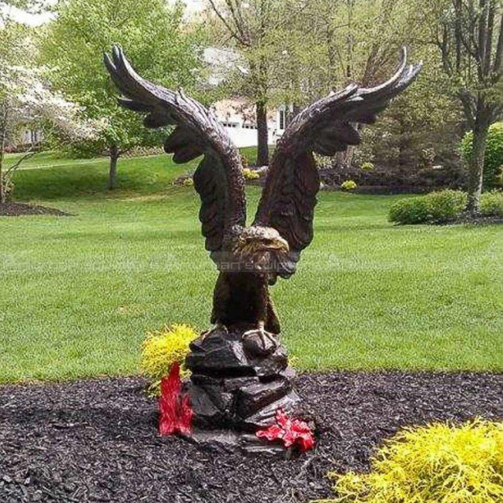 outdoor eagle sculpture