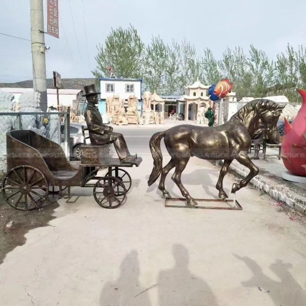 horse and carriage statue