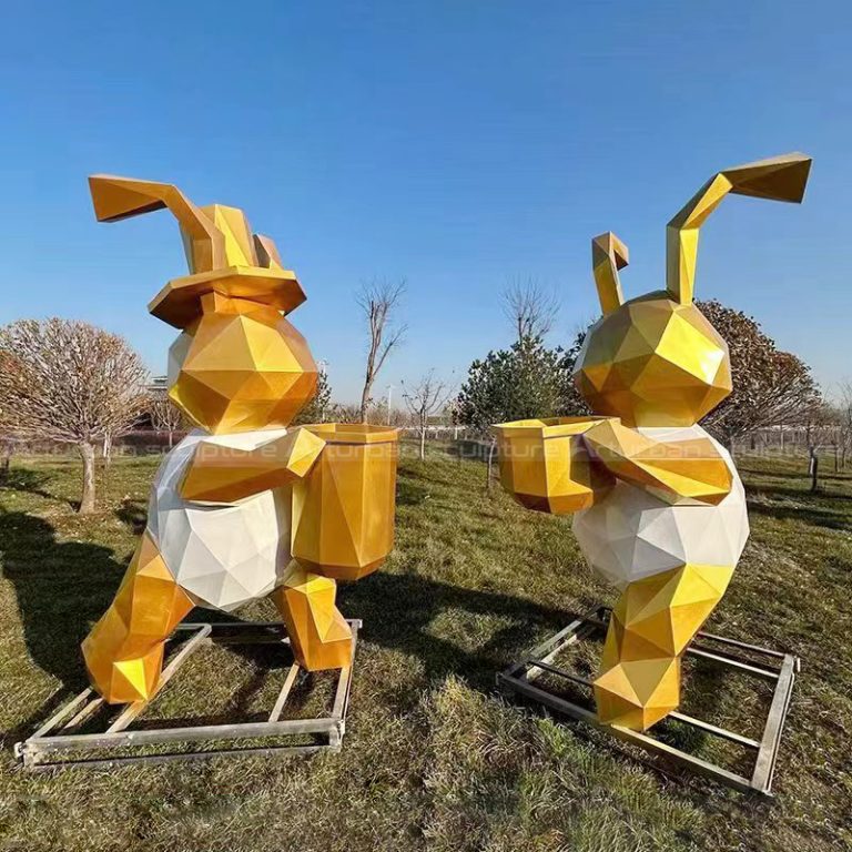 statuette di coniglio per giardino