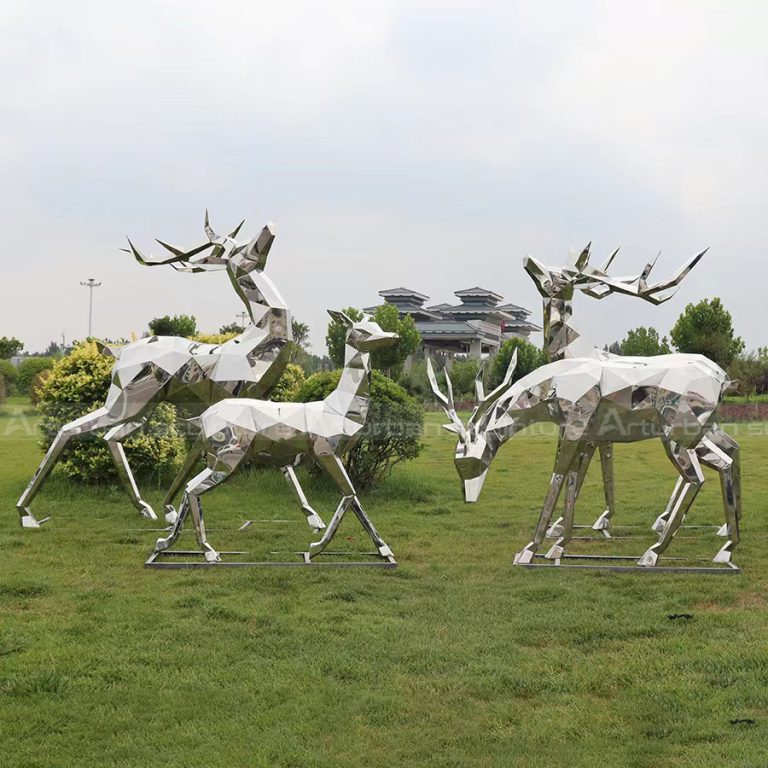 estátua de veado geométrico