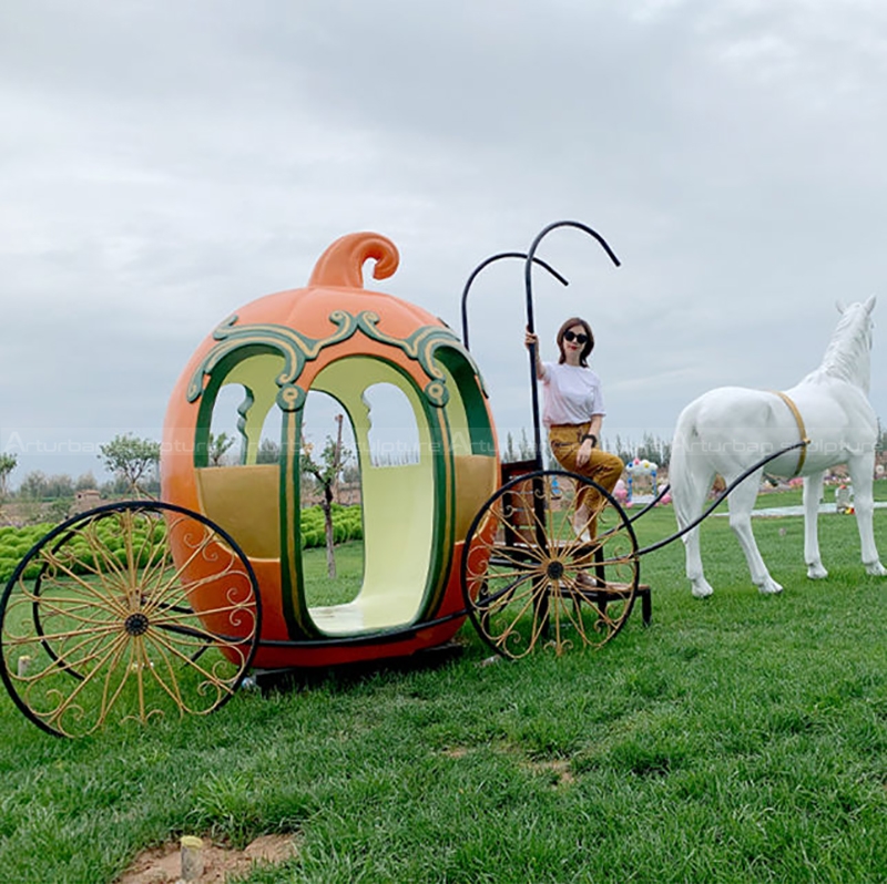 horse and carriage sculpture