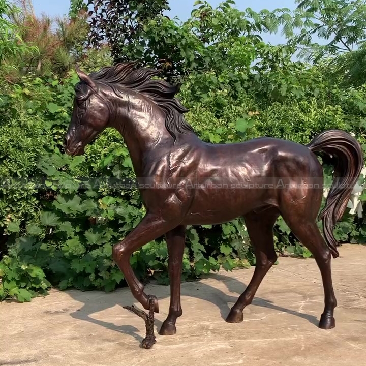 garden horse sculpture