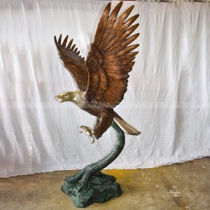 bald eagle yard statue