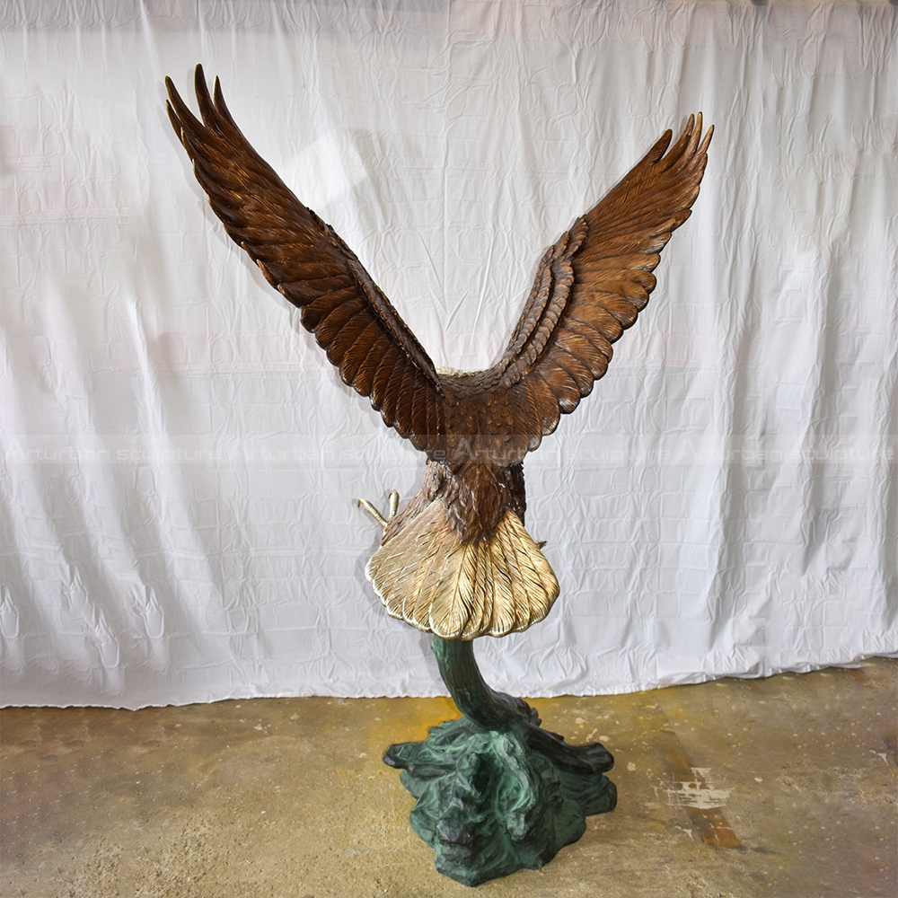 american eagle sculpture