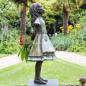 statue alice in wonderland