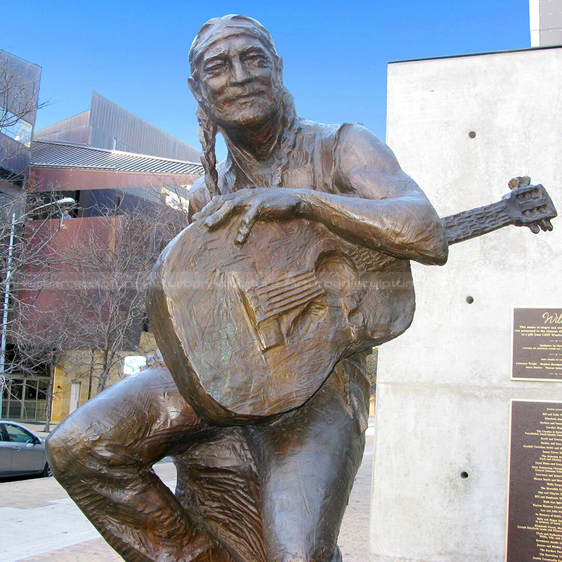 willie nelson sculpture