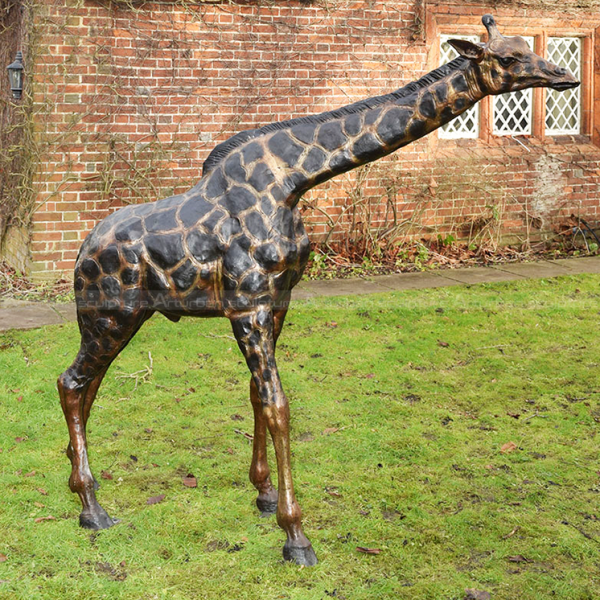 tall giraffe statue decor
