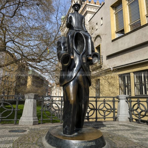 jaroslav rona kafka statue