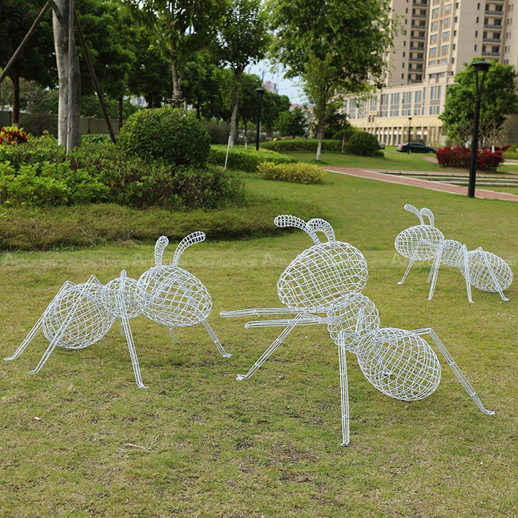 giant ant sculpture