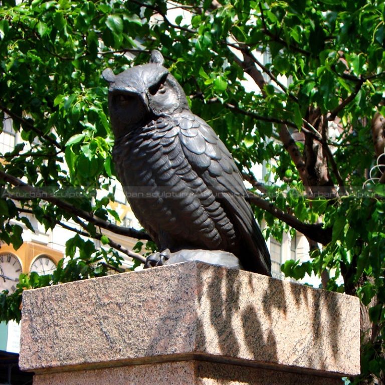 Sculpture de hibou d'extérieur