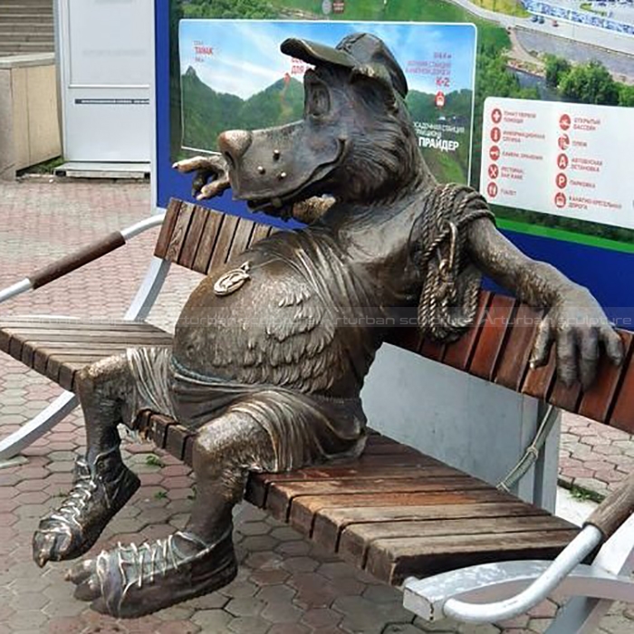 wolf statue outdoor