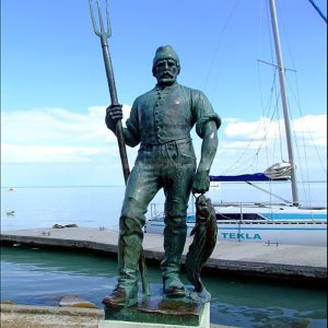 bronze fisherman sculpture
