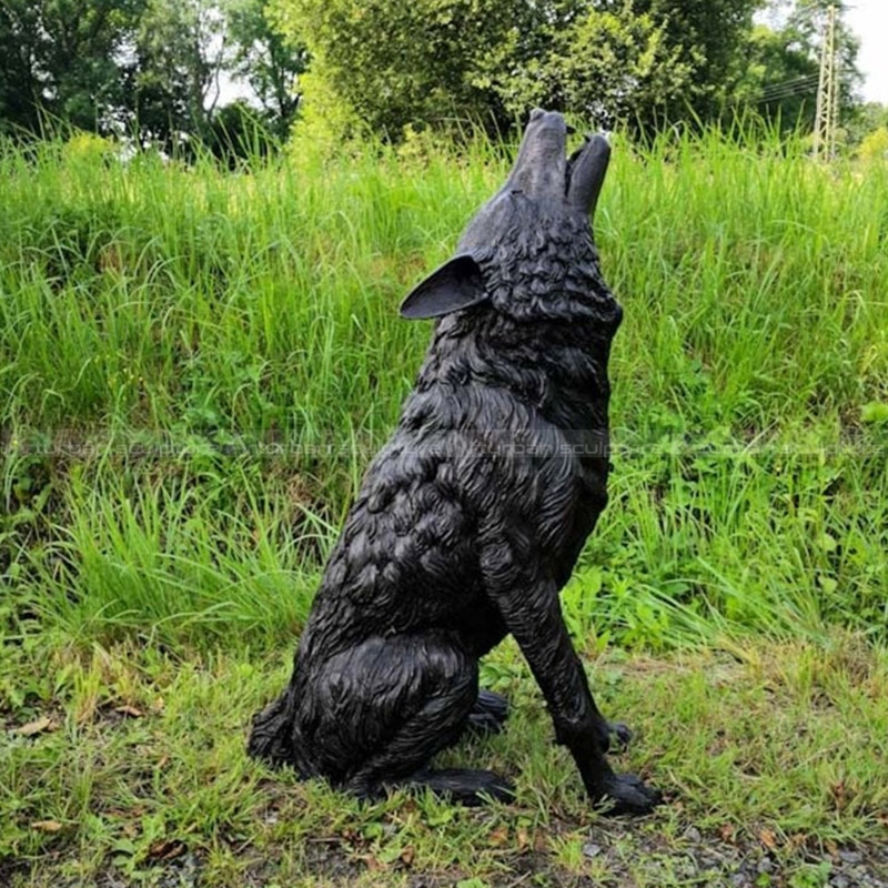 bronze wolf sculpture