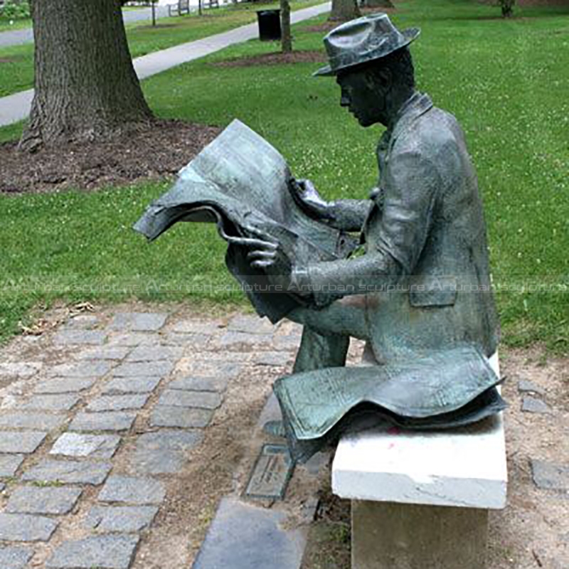 the reader statue