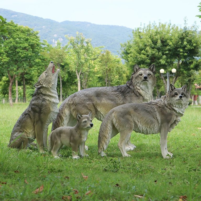 statue de loup jardin