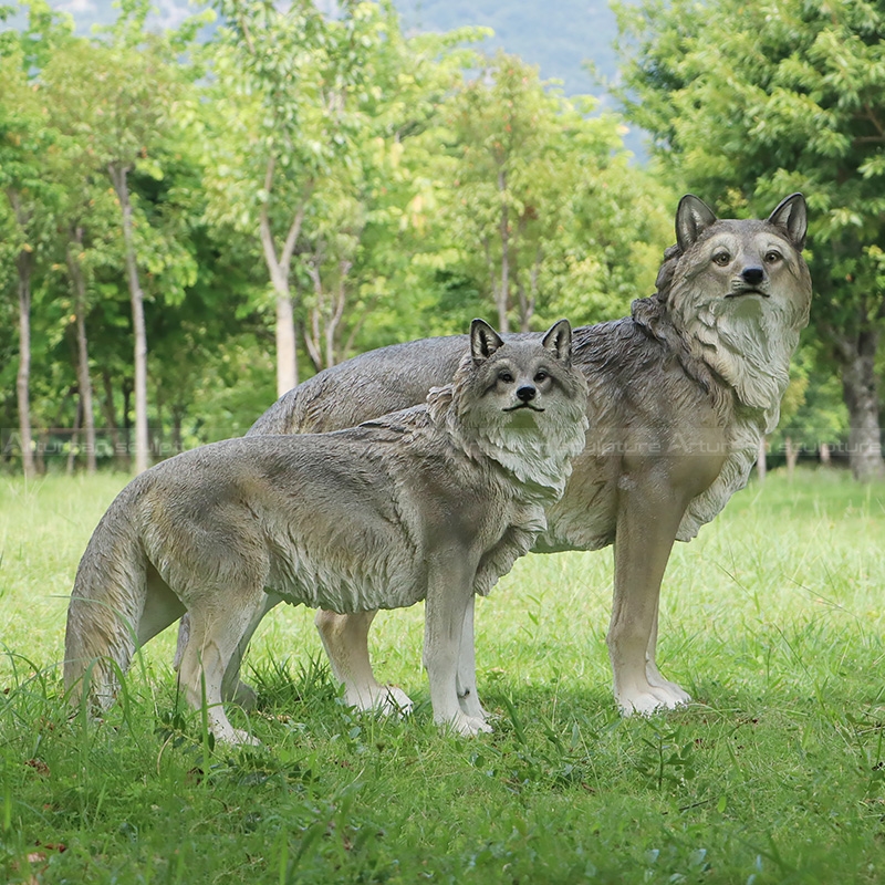 wolf statue garden