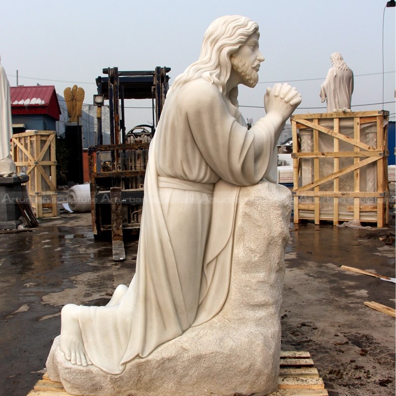 praying jesus statue